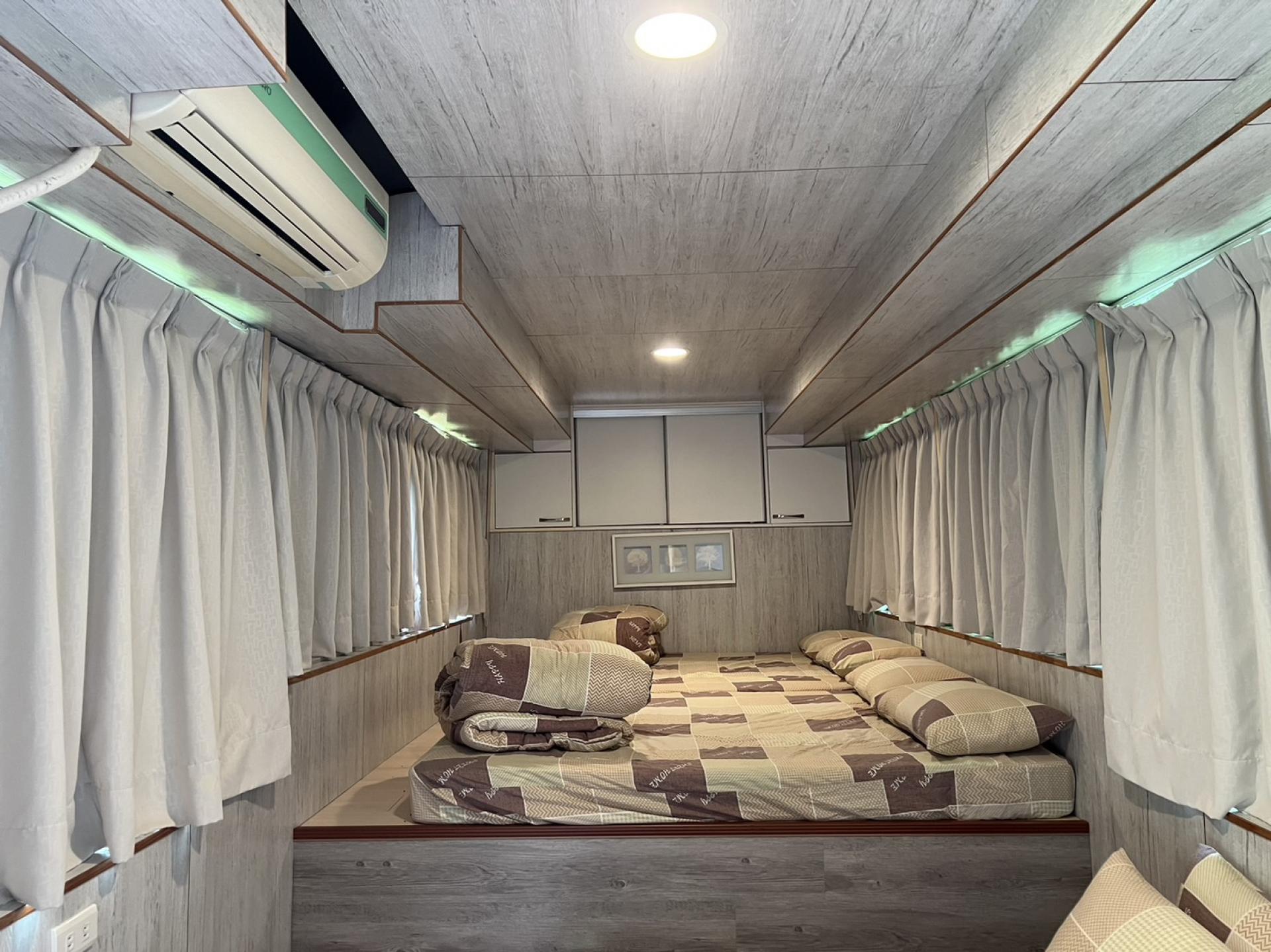 六人大巴露營車 - 1